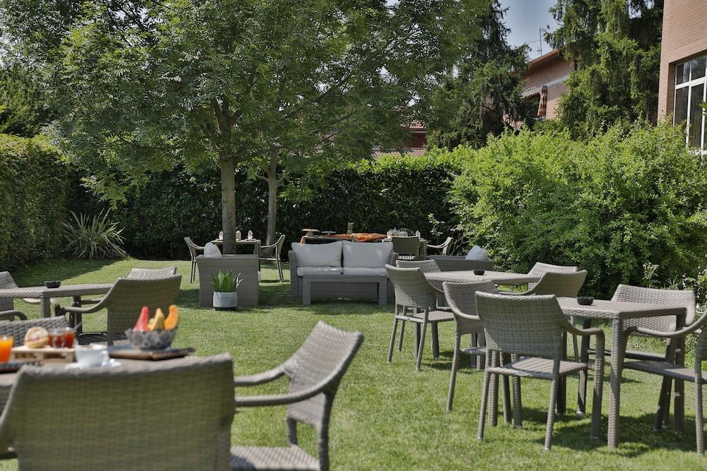 Hotel Remilia Reggio Emilia Exterior foto