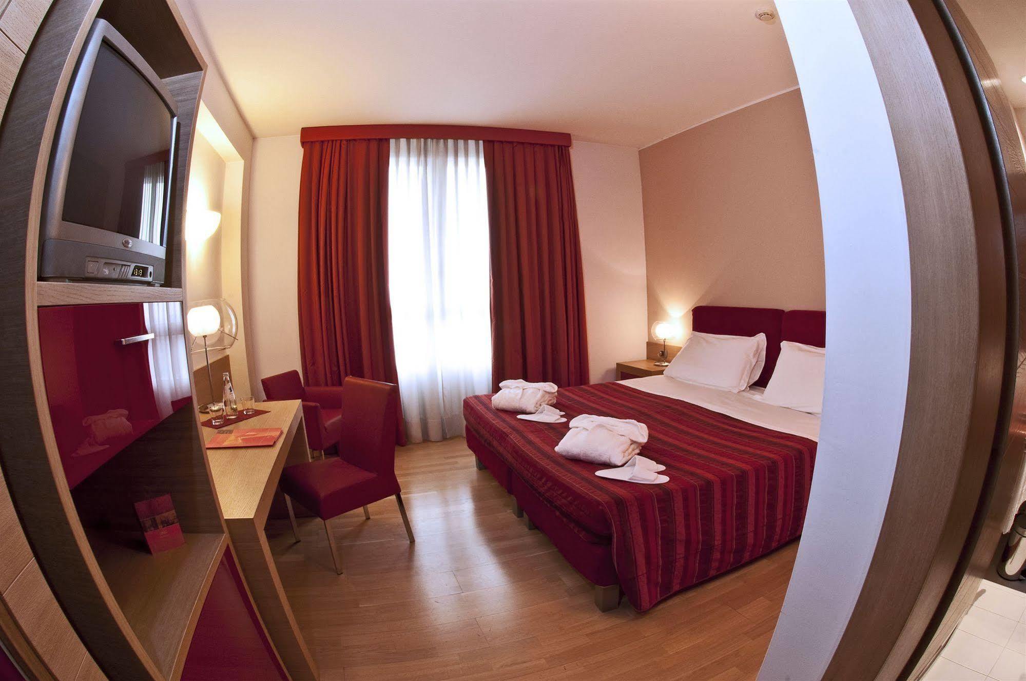 Hotel Remilia Reggio Emilia Exterior foto